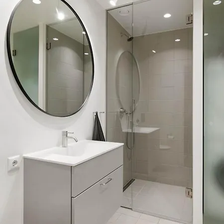 Luxury With Harbor Views *