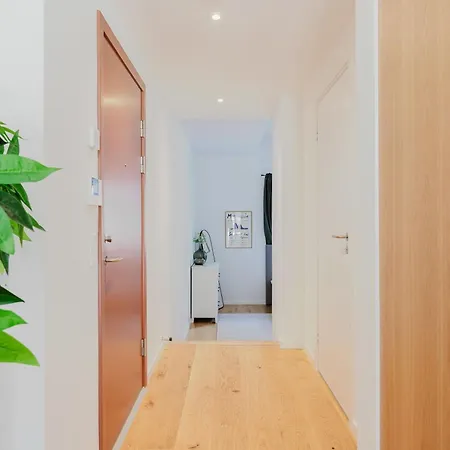Luxury With Harbor Views Apartmán