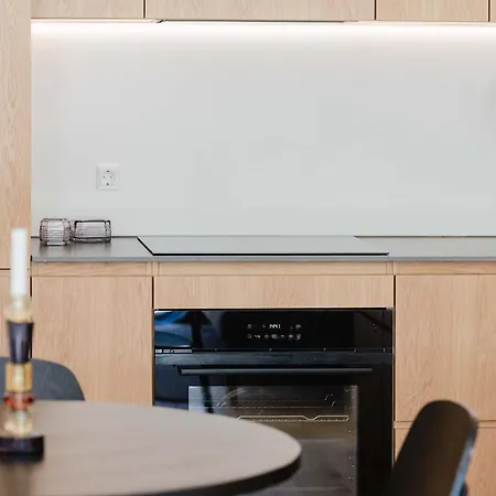 Luxury With Harbor Views Apartmán